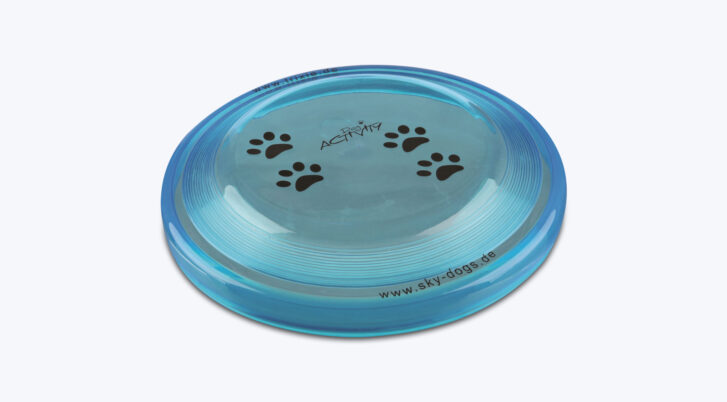 Niebieskie frisbee do zabawy i gryzienia dla psa.