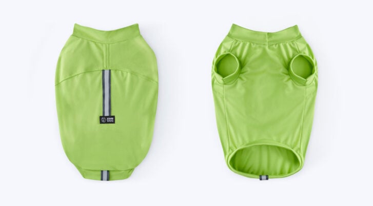 Jasnozielona bluza dla psa John Dog z odblaskiem, góra i spód ubranka.