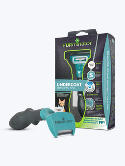 Opakowanie obok furminatora dla kotów ras małych z krótką sierścią.