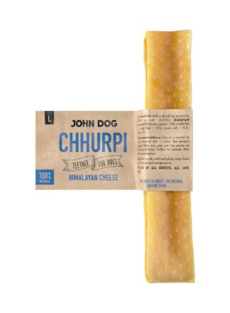 Naturalny gryzak dla psa ser himalajski w rozmiarze S w kolorze żółtym. W połowie gryzaka jest przyklejona beżowa etykieta w języku angielskim, z niebieską nazwą gryzaka oraz czarnym rozmiarem L w lewym górnym rogu.