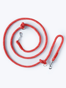 Czerwona smycz linowa przepinana dla psa marki John Dog zwinięta w koło