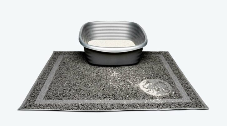 Szara wycieraczka przed kuwetę dla kota marki Pet Supplise