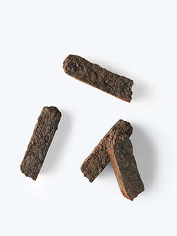 Cztery batony Podaj Łapę wołowina z żurawiną.