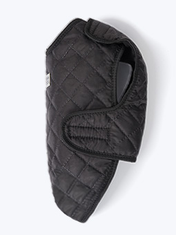 Czarna pikowana kurtka dla psa, widok od boku, marka John Dog.