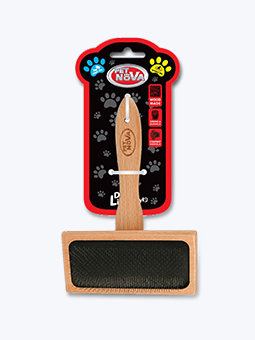 Szczotka z drewna bukowego dla psa, widok od frontu szczotki zapakowanej, Pet Nova, listing