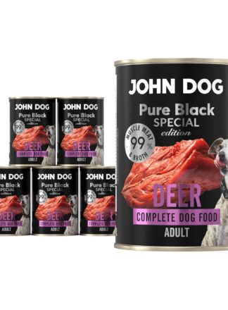 Zestaw 6 puszek monobiałkowej karmy mokrej dla psa John Dog z linii Pure Black Special Edition, smak jeleń, puszki 400 g. 5 puszek ułożonych jest w piramidę z lewej strony, z prawej strony 1 puszka jest powiększona. Opakowanie jest w czarnej etykiecie z dużym fioletowym napisem „Deer”, zdjęciem kawałka surowego mięsa i pręgowanego psa rasy whippet, karma dla psów dorosłych.