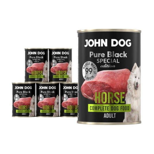 Zestaw 6 puszek monobiałkowej karmy mokrej dla psa John Dog z linii Pure Black Special Edition, smak konina, puszki 400 g. 5 puszek ułożonych jest w piramidę z lewej strony, z prawej strony 1 puszka jest powiększona. Opakowanie jest w czarnej etykiecie z dużym zielonym napisem „Horse”, zdjęciem kawałka surowego mięsa i białego psa rasy samoyed, karma dla psów dorosłych.