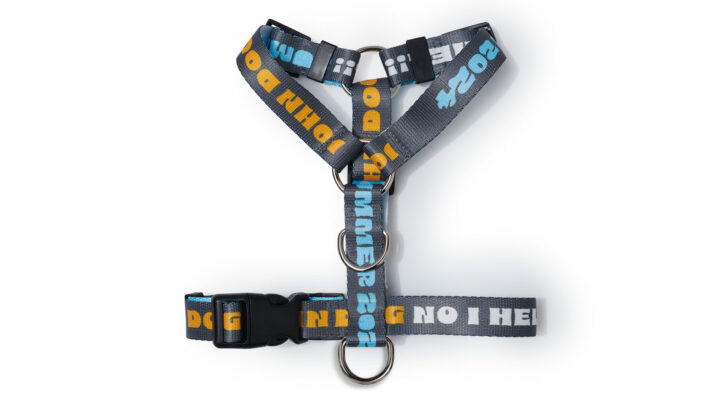Zaprojektowane z myślą o letnich przygodach, szelki guard NO I HEL!! marki John Dog oferują doskonałe dopasowanie i komfort. Wyjątkowy design sprawia, że każdy spacer będzie pełen stylu.
