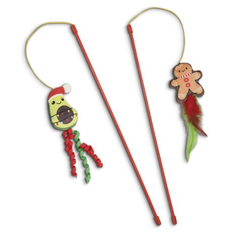 Dwie zabawki na wędce dla kota marki Nobby. Jedna wędka zakończona jest zielonym awokado z czapką świętego Mikołaja, a druga piernikowym ludzikiem ozdobionym piórkami.