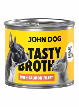 Puszka mokrej karmy John Dog Tasty Broth z łososiem dla psów i kotów. Żółte tło, czarno-biały pies i kot na etykiecie.