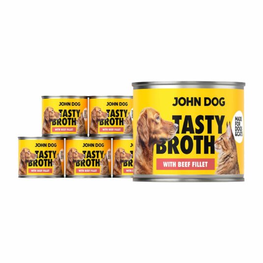 Zestaw puszek mokrej karmy John Dog Tasty Broth z wołowiną dla psów i kotów. Żółte opakowanie z wizerunkiem psa i kota.