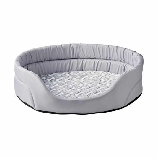 Jasnoszare owalne legowisko dla psa John Dog z wnętrzem ozdobionym wzorem kości na miękkiej tkaninie.