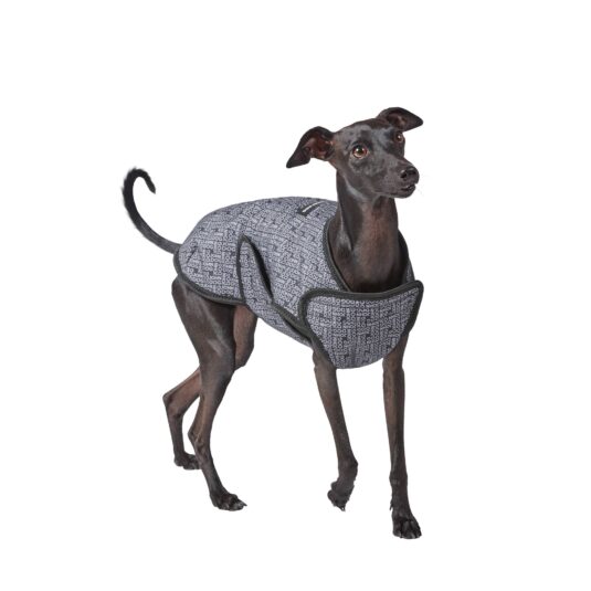 Ocieplana polarem kurtka dla psa marki John Dog, kolor czarny. Materiał w print logo marki.