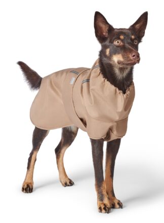 Beżowa kurtka przeciwdeszczowa dla psa John Dog z odblaskowym zamkiem, chroniąca przed deszczem i wiatrem.