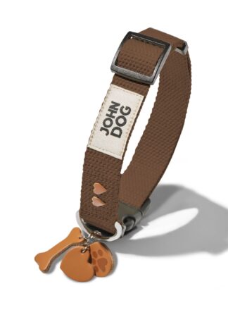 Brązowa bawełniana obroża dla psa John Dog z regulacją, metalową klamrą i ozdobną zawieszką.