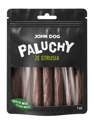 Przysmak dla psa, siedem paluchów ze strusia John Dog w czarnym opakowaniu z transparentną folią na środku przez którą widać produkt. Paluchy są w kolorze brązowym, na etykiecie jest umieszczony zielony listek i żółty napis.