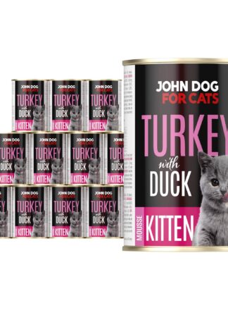 Karma mokra dla kociąt indyk z kaczką w dwunastu ciemnych puszkach 400 g John Dog for Cats. Na etykietach jest szary kot oraz białe i różowe napisy.