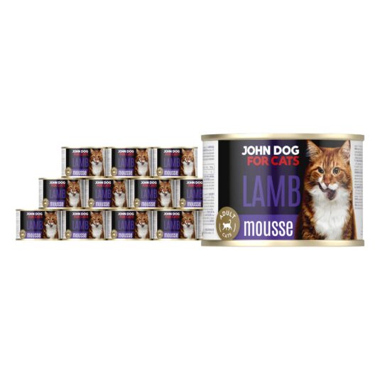 Karma mokra dla kota z jagnięciną w dwunastu ciemnych puszkach 200 g John Dog for Cats. Na etykietach jest rudy kot, złote kółeczko oraz białe i granatowe napisy.