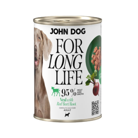 Puszka mokrej karmy dla psa John Dog For Long Life veal with red beet root 400 g. Na białej etykiecie po lewej stronie znajduje się zdjęcie psa rasy wyżeł weimarski, po środku napisy z informacjami o karmie, po prawej stronie zielony talerz z karmą, ilustracja buraka i kod qr.