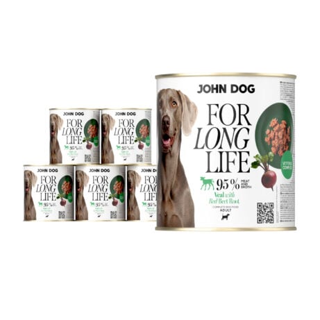 6 puszek mokrej karmy dla psa John Dog For Long Life veal with red beet root 800 g. Na białej etykiecie po lewej stronie znajduje się zdjęcie psa rasy wyżeł weimarski, po środku napisy z informacjami o karmie, po prawej stronie zielony talerz z karmą, ilustracja buraka i kod qr.