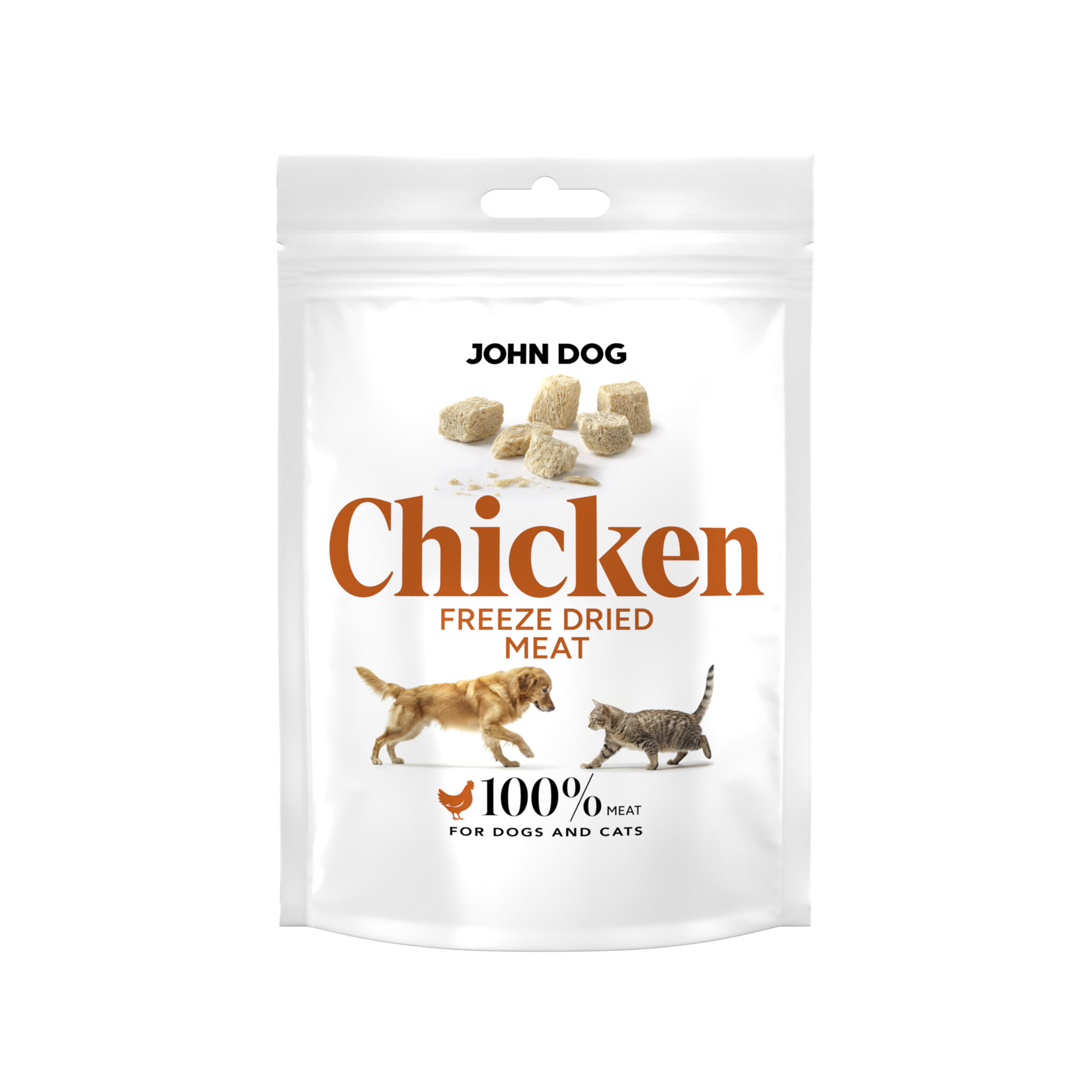 Opakowanie karmy freeze dried dla psów i kotów John Dog Chicken Meat, biała saszetka z grafiką psa i kota oraz kawałkami suszonego mięsa.