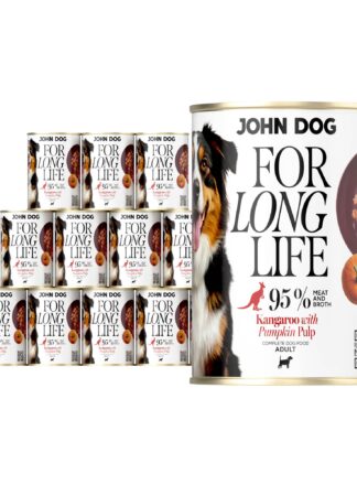 12 puszek mokrej karmy dla psa John Dog For Long Life kangaroo with pumpkin pulp 800 g. Na białej etykiecie po lewej stronie znajduje się zdjęcie psa rasy berneńczyk, po środku napisy z informacjami o karmie, po prawej stronie bordowy talerz z karmą, ilustracja dyni i kod qr.