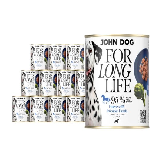 12 puszek mokrej karmy dla psa John Dog For Long Life horse with artichoke hearts 400 g. Na białej etykiecie po lewej stronie znajduje się zdjęcie psa rasy dalmatyńczyk, po środku napisy z informacjami o karmie, po prawej stronie granatowy talerz z karmą, ilustracja karczocha i kod qr.