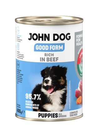 Puszka mokrej karmy dla szczeniąt John Dog Good Form Rich in Beef Puppies 400 g. Na biało niebieskiej etykiecie znajduje się zdjęcie biało czarnego szczeniaka oraz napisy z informacjami o karmie.