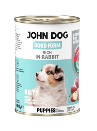 Puszka mokrej karmy dla szczeniąt John Dog Good Form Rich in Rabbit Puppies 400 g. Na biało błękitnej etykiecie znajduje się zdjęcie szczeniaka oraz napisy z informacjami o karmie.