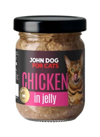 Słoik mokrej karmy z czarnym wieczkiem dla kotów John Dog for Cats o smaku kurczaka, w galaretce. Na ciemnej etykiecie widoczny jest brązowy pasiasty kot i różowe napisy.