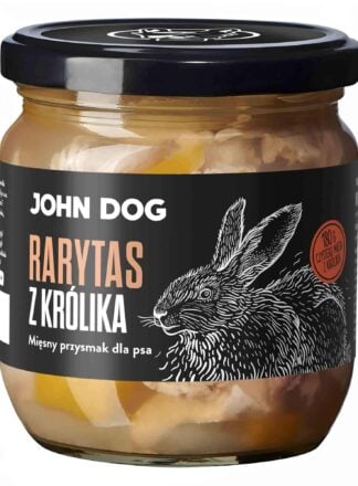 Mały słoik rarytasów John Dog z czarnym wieczkiem i czarną etykietą. Na etykiecie ilustracja królika. W słoiku widać kawałki mięsa.